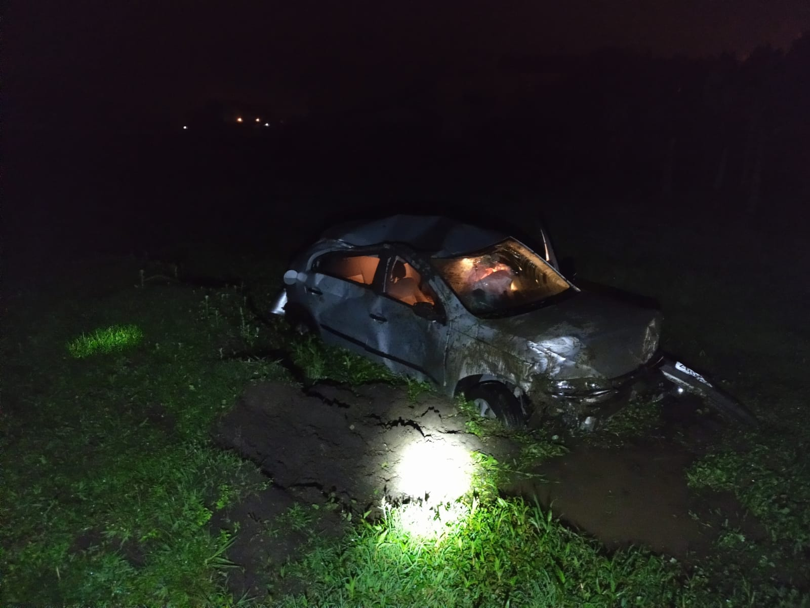 Jovem capota veículo em Rio Antinhas em Petrolândia