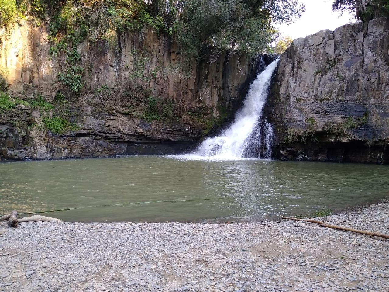 Jovem de 22 anos morre afogado em cachoeira em Vidal Ramos