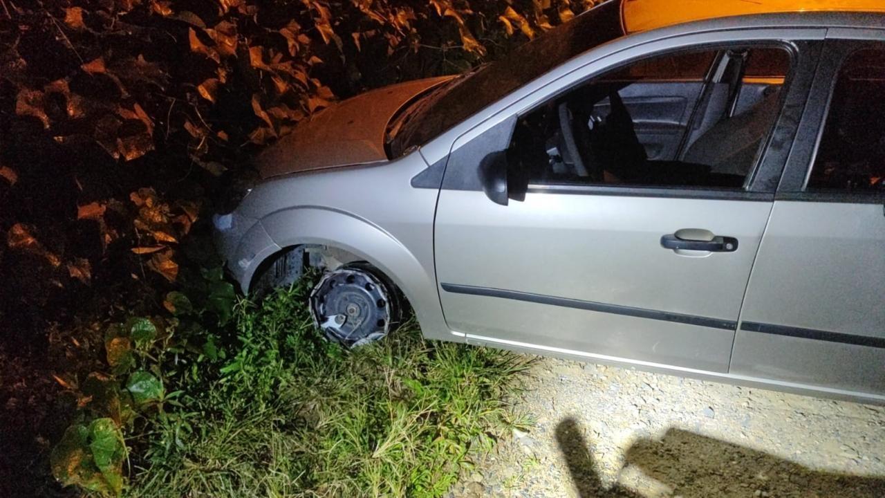 Jovem furta carro no Alto Vale coloca vidas em risco durante perseguição e acaba preso