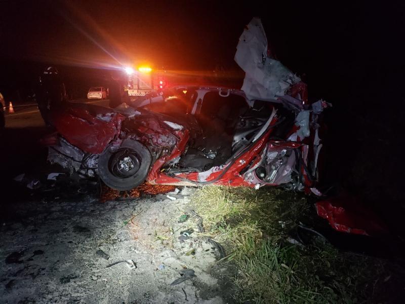 Jovens morrem em acidente na BR-470, em Pouso Redondo