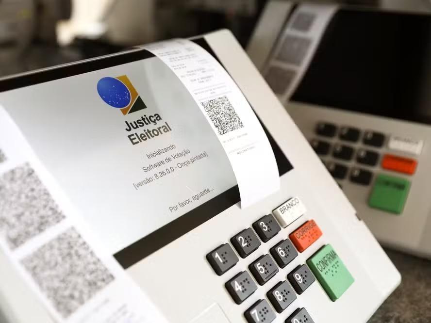 Juiz avalia votação na região e explica teste para acelerar apuração em Leoberto Leal