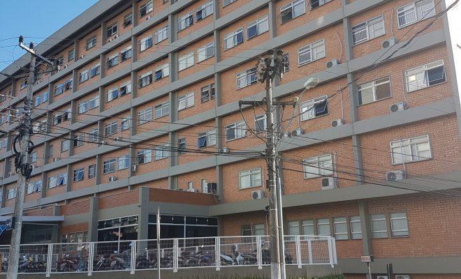 Leitos para tratar da Covid-19 estão 100% ocupados no Hospital Regional, somente nas últimas horas duas pessoas morreram devido a doença