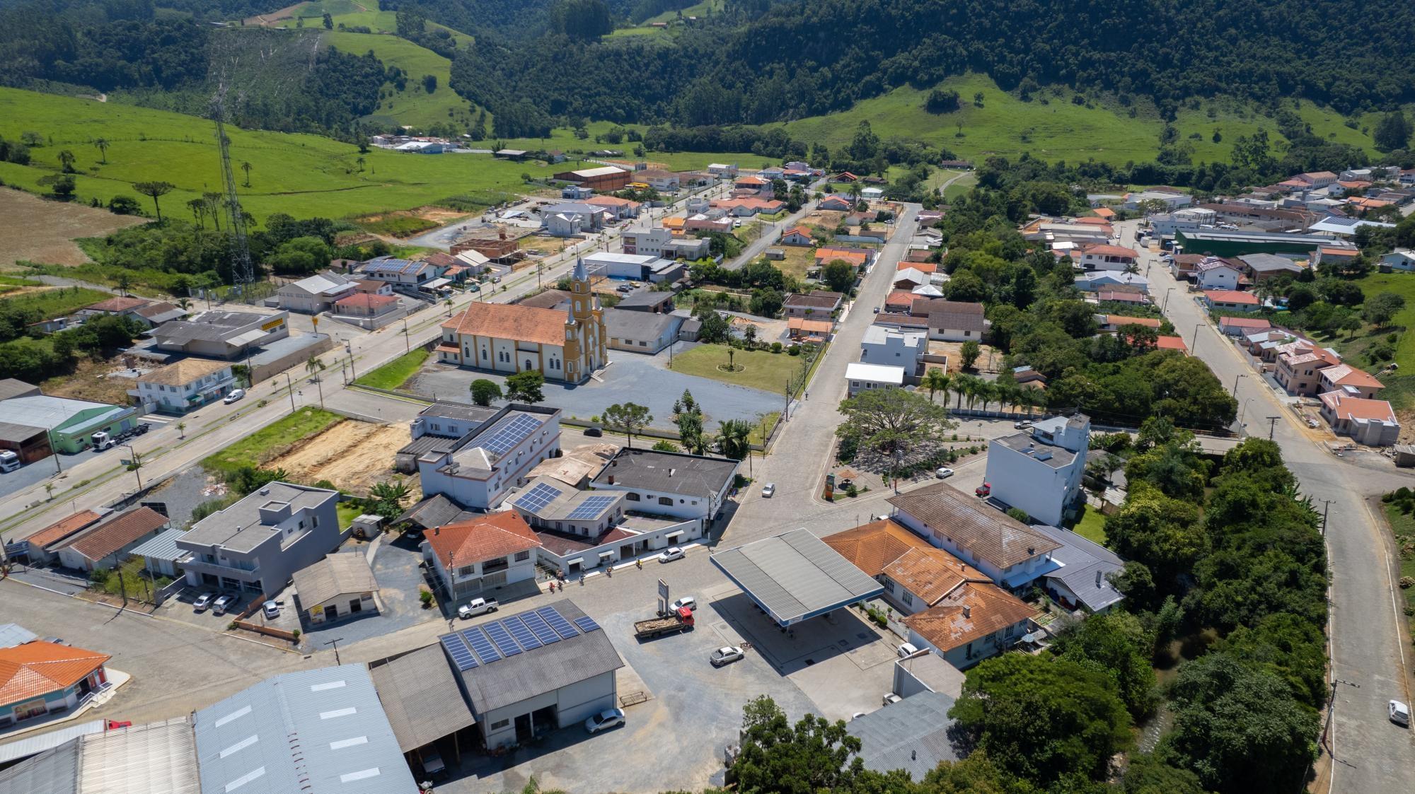 Leoberto Leal celebra o Dia do Colono e do Motorista com almoço gratuito e festa especial