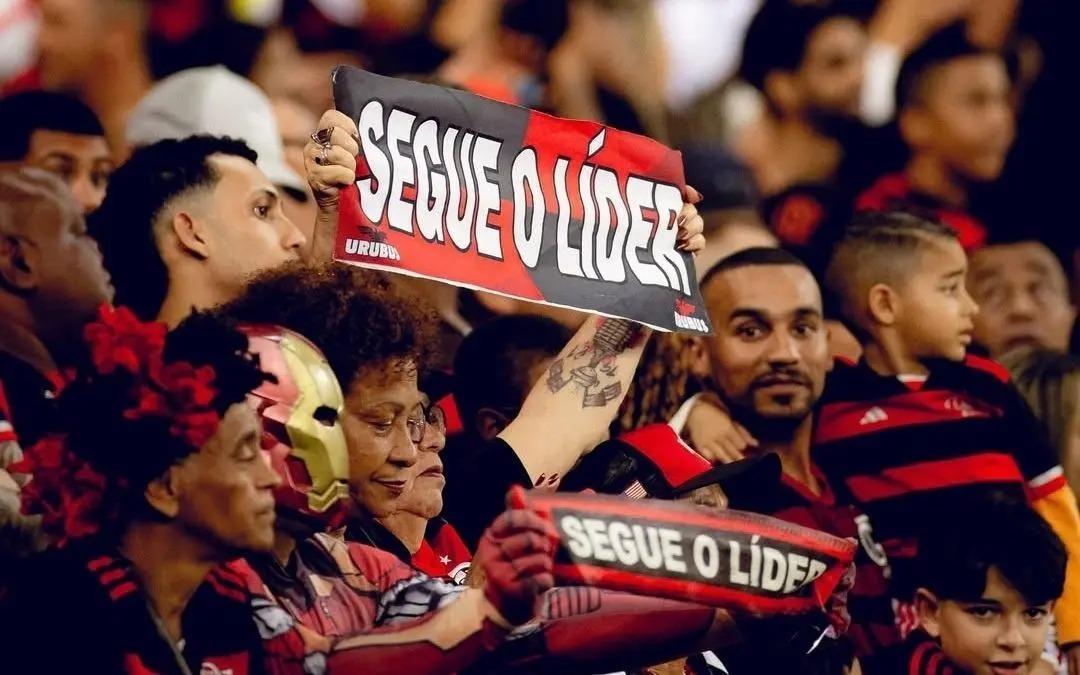 Liga dos Campeões tem noite de surpresas; Brasileirão adia decisão para próxima semana