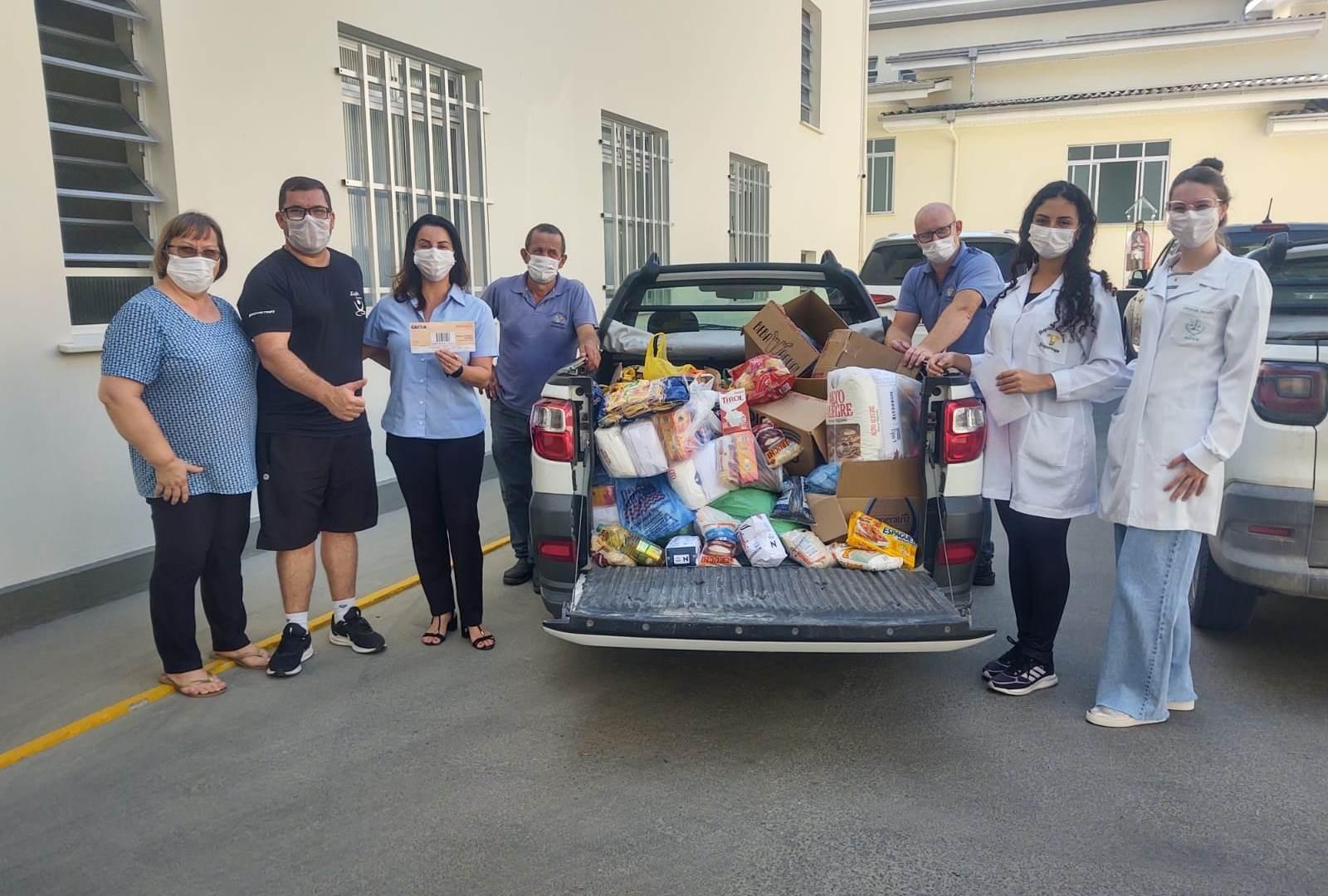 Light Academia repassa mais de 350 quilos de alimentos para o Hospital Bom Jesus