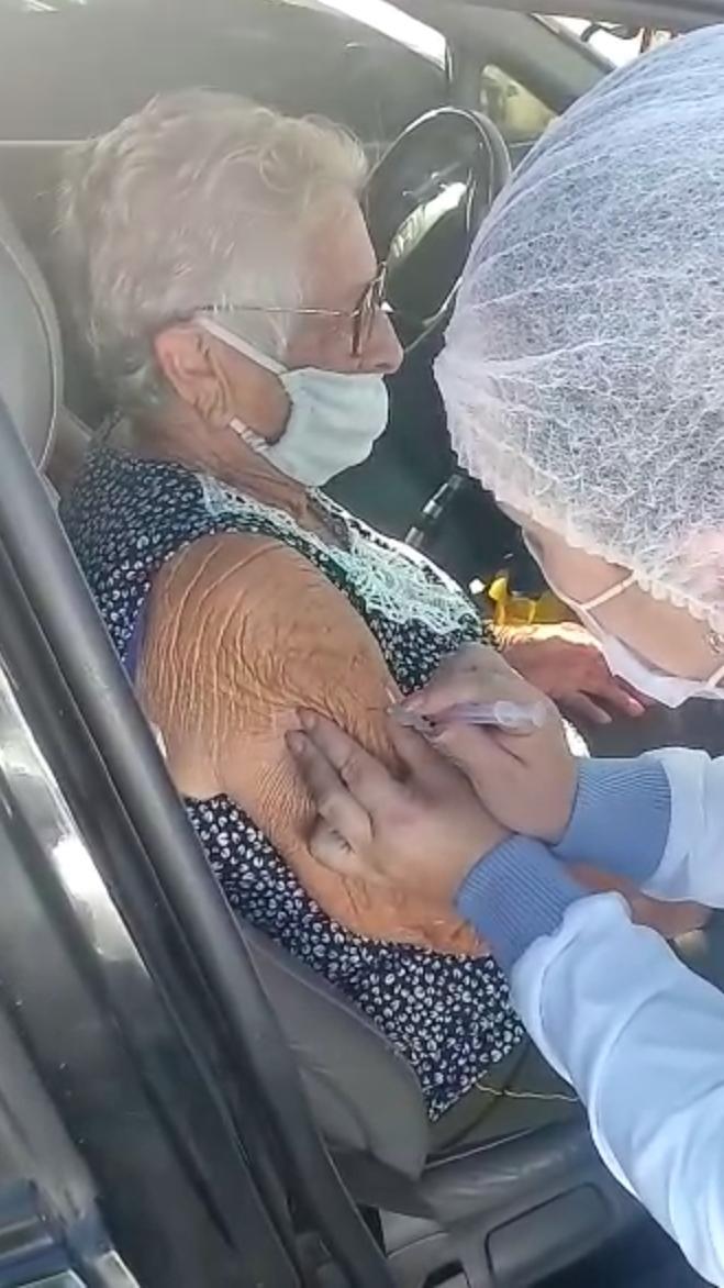 Mais de 160 idosos de 80 a 89 anos foram imunizados contra a Covid-19  no sábado em Ituporanga