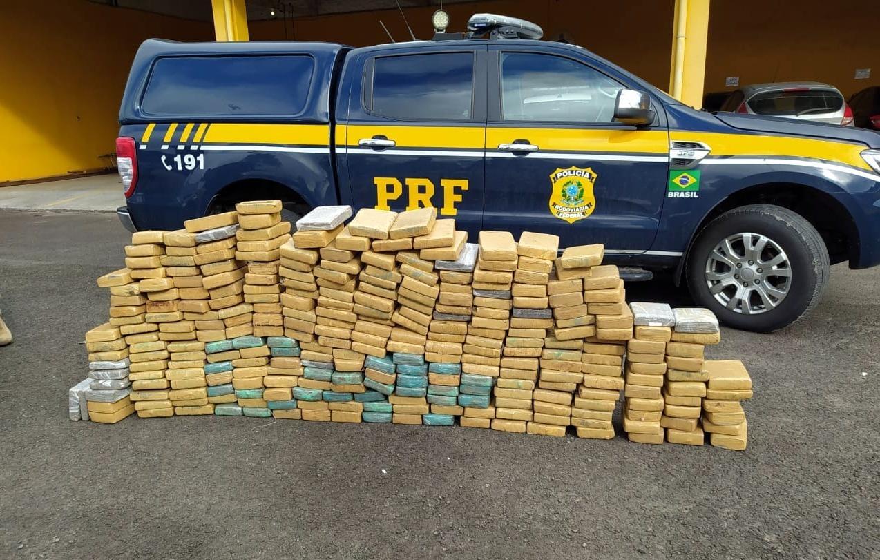 Mais de 300 kg de maconha são apreendidos na BR-282