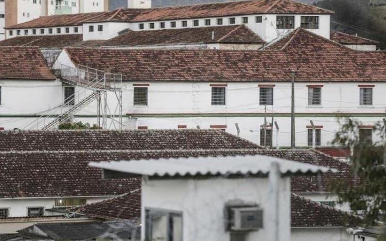 Mais de 60 presos não retornaram da saída temporária de fim de ano em SC