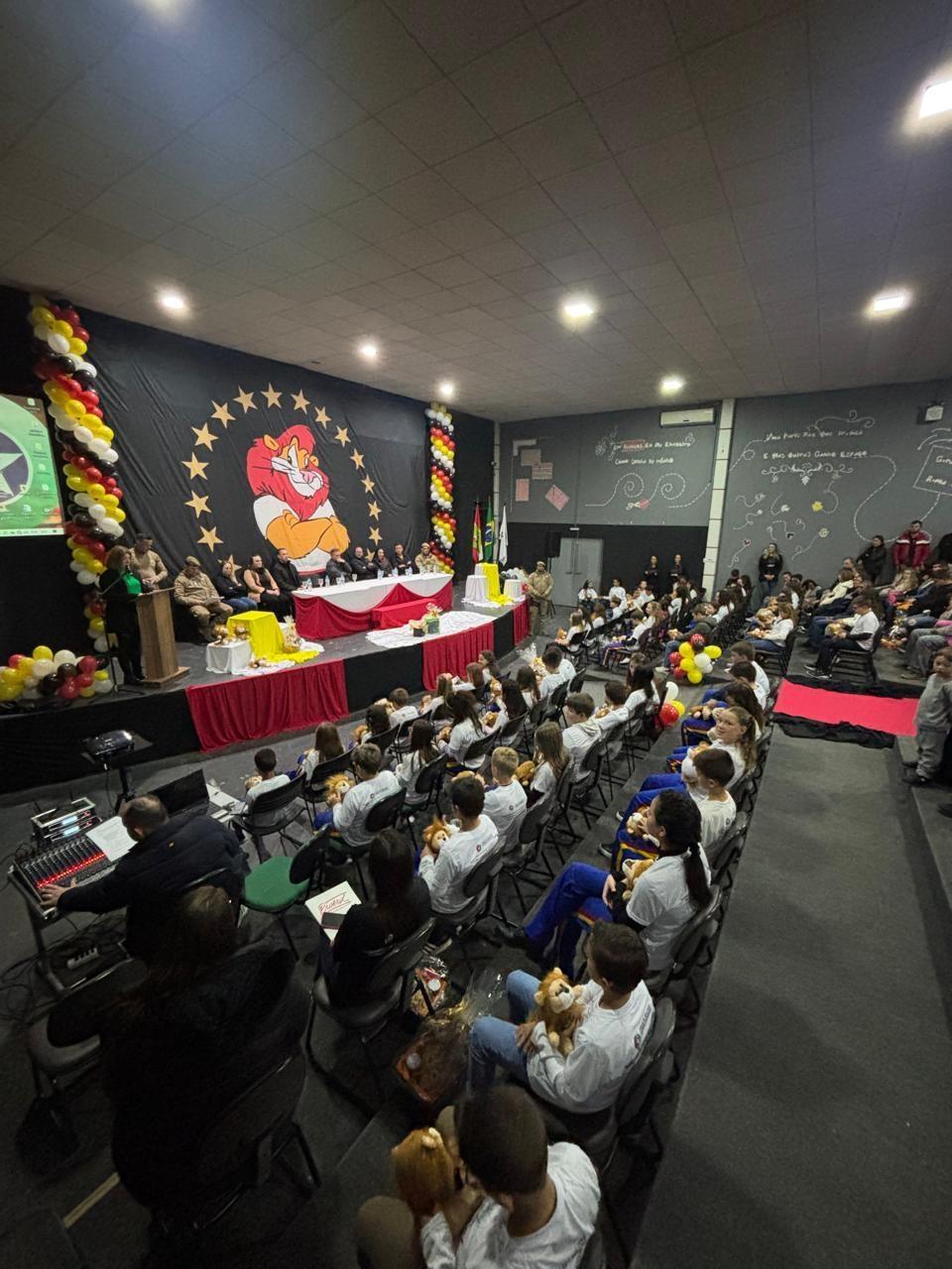 Mais de 70 alunos se formam no Proerd em Vidal Ramos