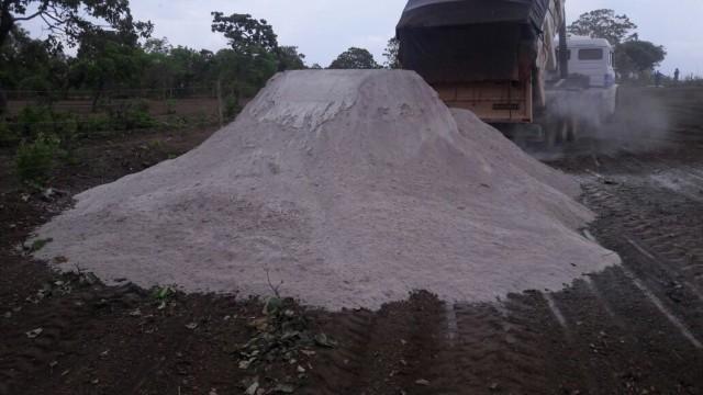 Mais de duas mil toneladas de calcário foram distribuídas em Imbuia