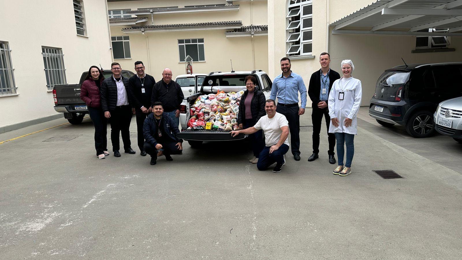 Palestra em Ituporanga arrecada mais de meia tonelada de alimentos que foram destinados ao HBJ