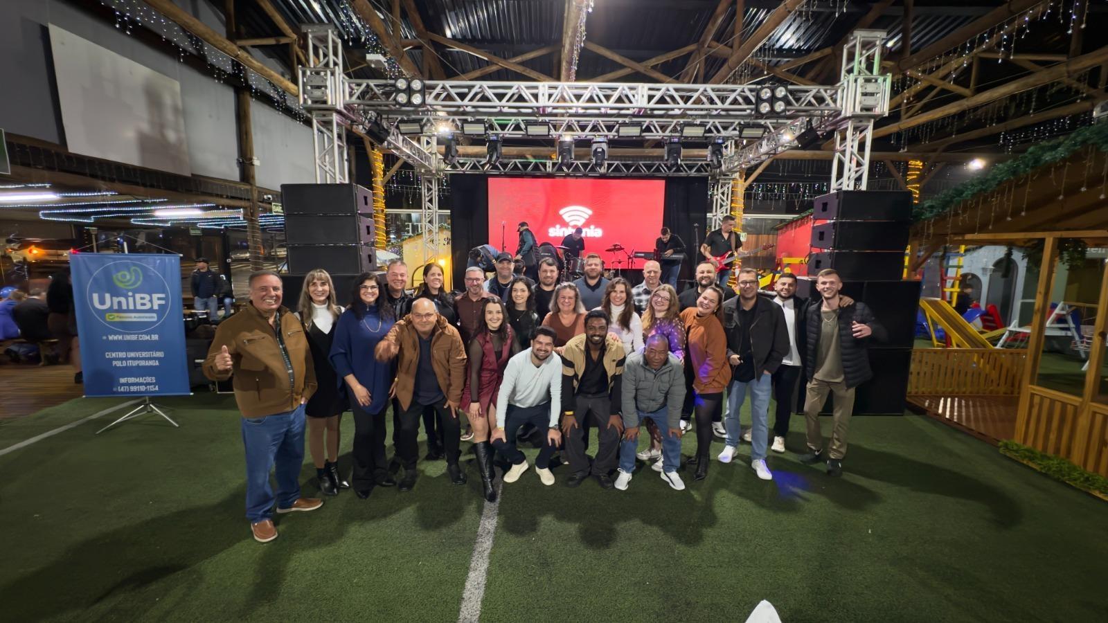 Mais de mil pessoas prestigiam 2ª Feijoada da Sintonia FM