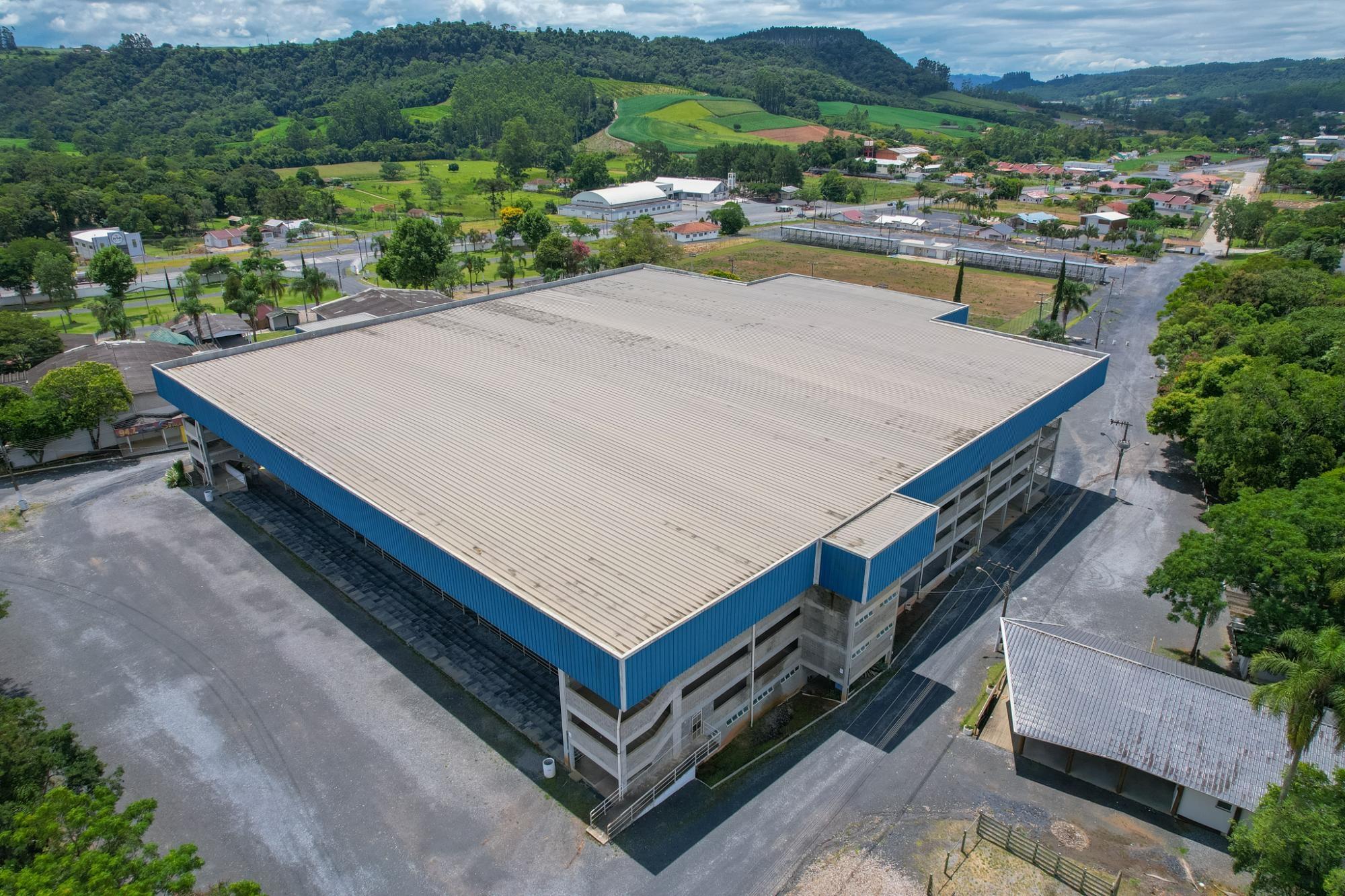 Mais dois andares de camarotes deverão ser construídos na arena no Parque da Cebola