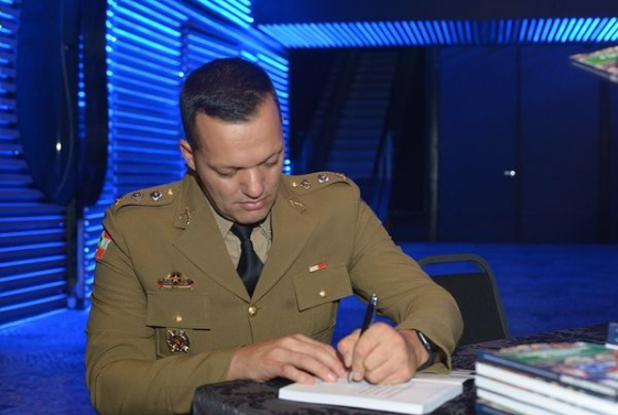 Major da Polícia Militar de Ituporanga lança livro sobre trânsito