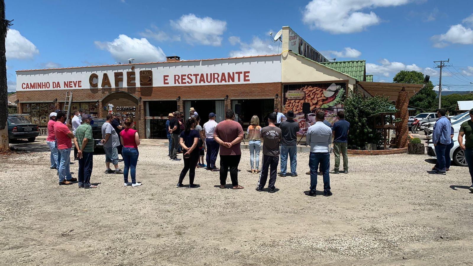 Manifesto na localidade de Santa Clara em Bom Retiro pede por mais segurança no trevo de acesso à Urubici