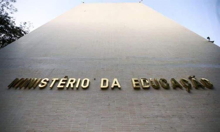 MEC muda para 1º de março aulas presenciais nas universidades federais 