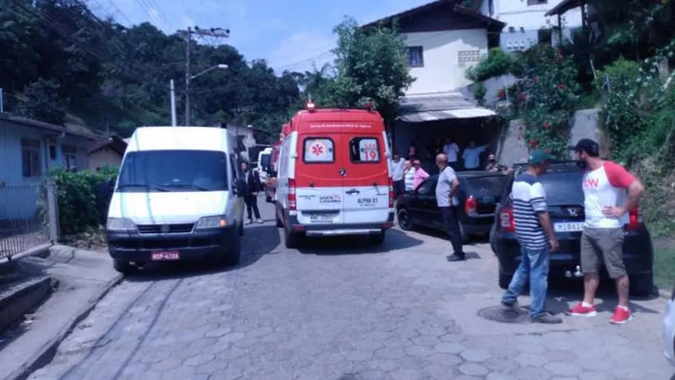 Menino de 9 anos morre atropelado ao cair de bicicleta a caminho da escola
