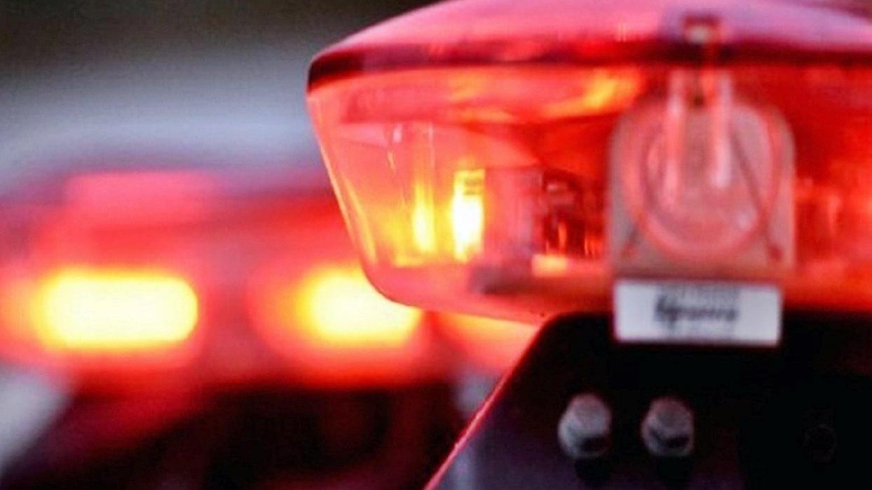 Microtrator tomba em Chapadão do Lageado e homem é conduzido ao hospital com suspeita de fratura na coluna