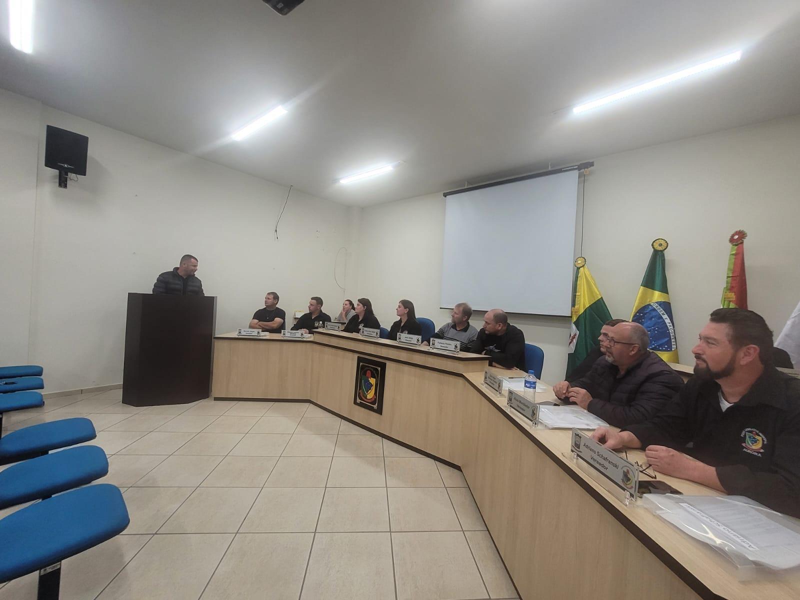 Moção pedindo concurso público para a Polícia Civil é apresentada na Câmara de Vereadores de Aurora