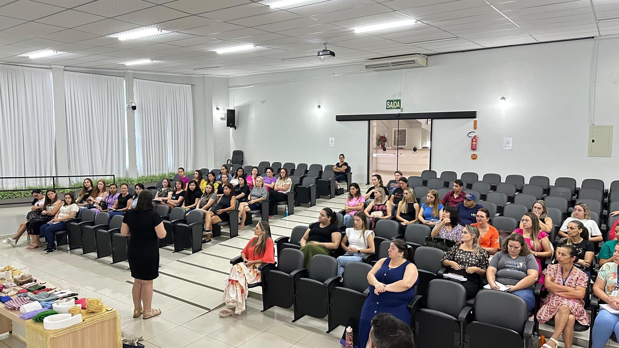 Monitores escolares de Ituporanga recebem capacitação antes do inicio do ano letivo 2024