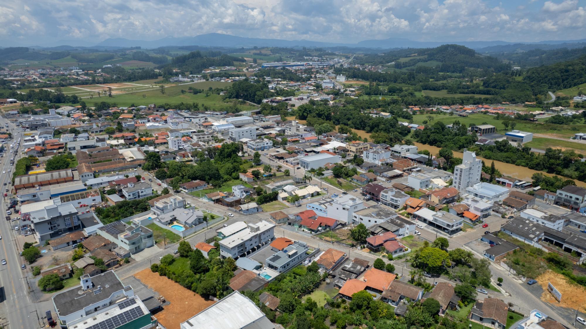 Moradores da Bela Vista e Gabiroba recebem regulamentação de terrenos nesta quarta-feira (27)