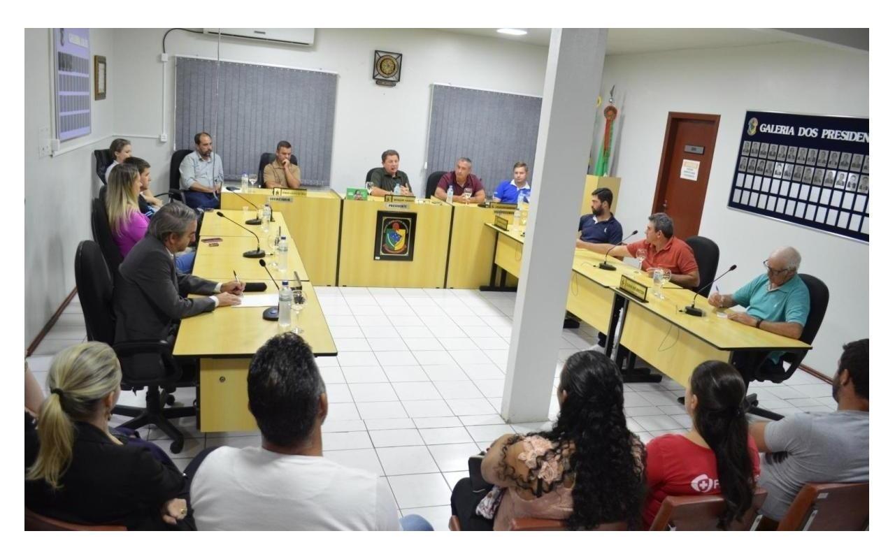 Moradores participam de sessão na Câmara de Vereadores de Alfredo Wagner