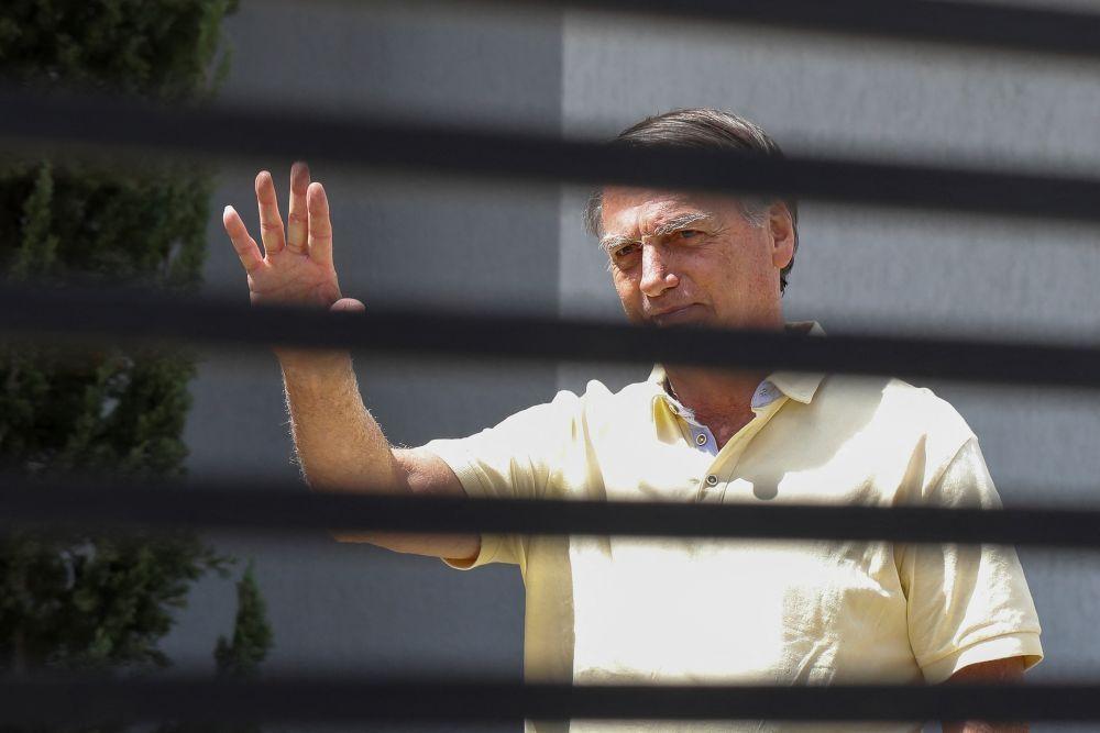 Moraes autoriza prisão domiciliar a Bolsonaro por 90 dias