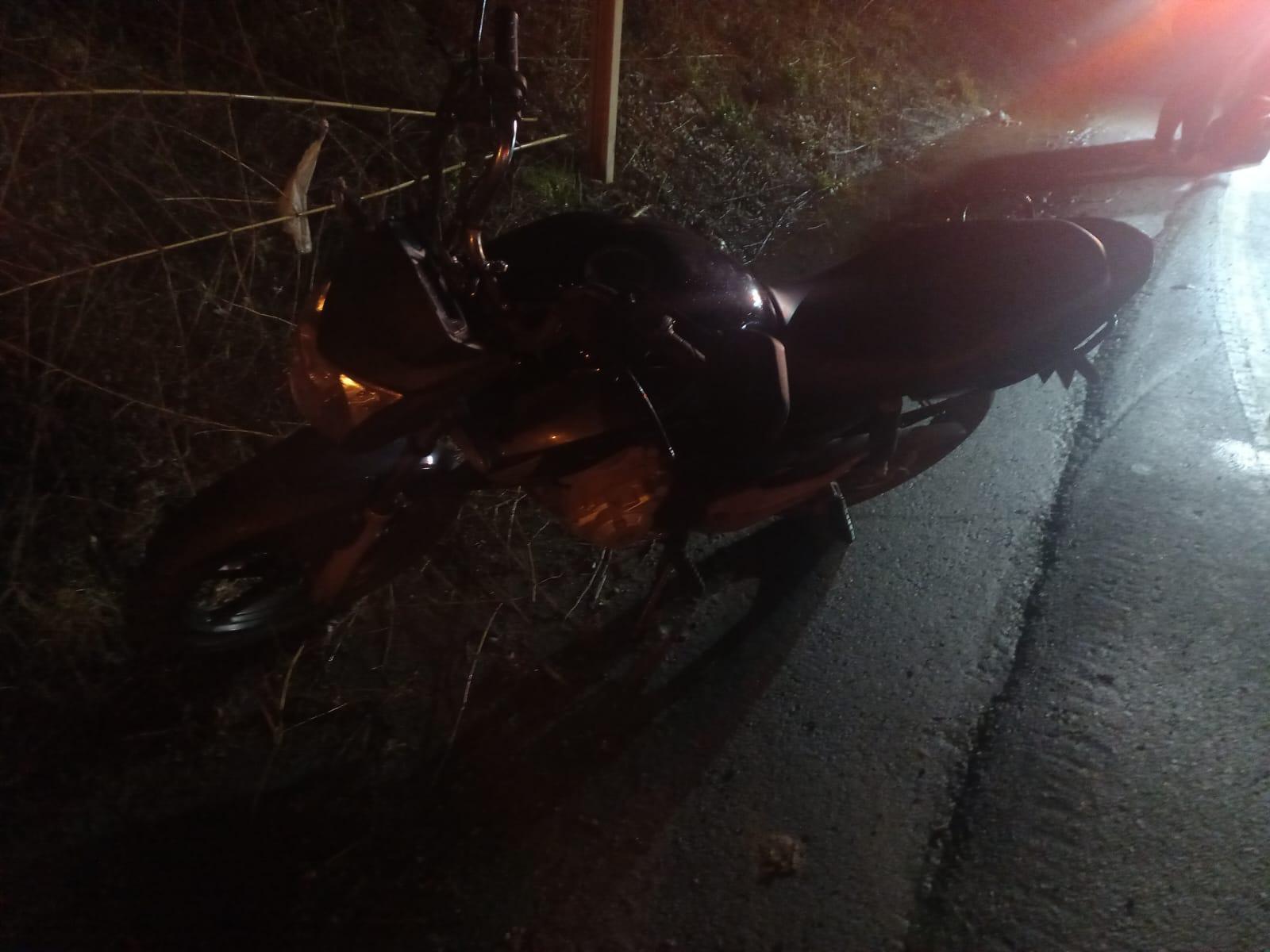 Motociclista fica ferida após atropelar capivara na SC-350 em Aurora