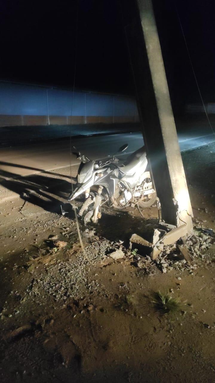 Motociclista fica gravemente ferido após colidir num poste em Ituporanga