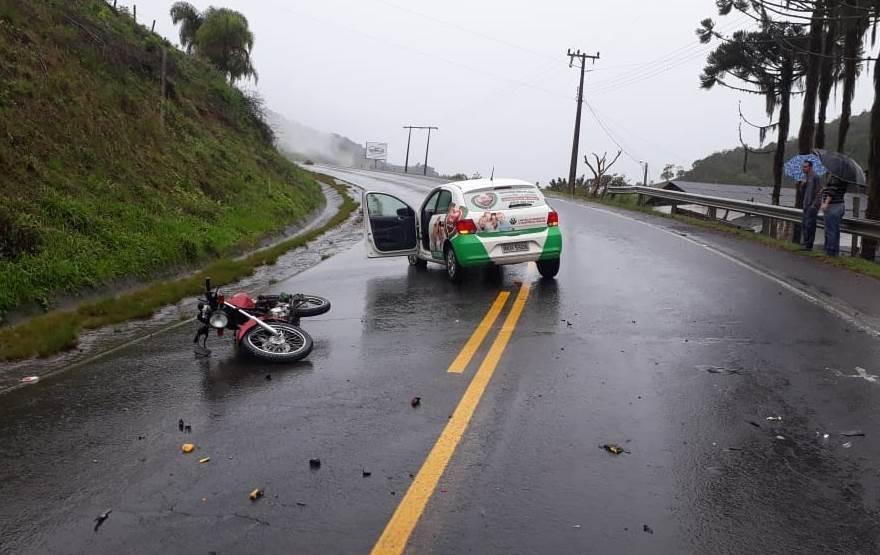 Motociclista fica gravemente ferido após colisão com carro na SC-350 em Alfredo Wagner