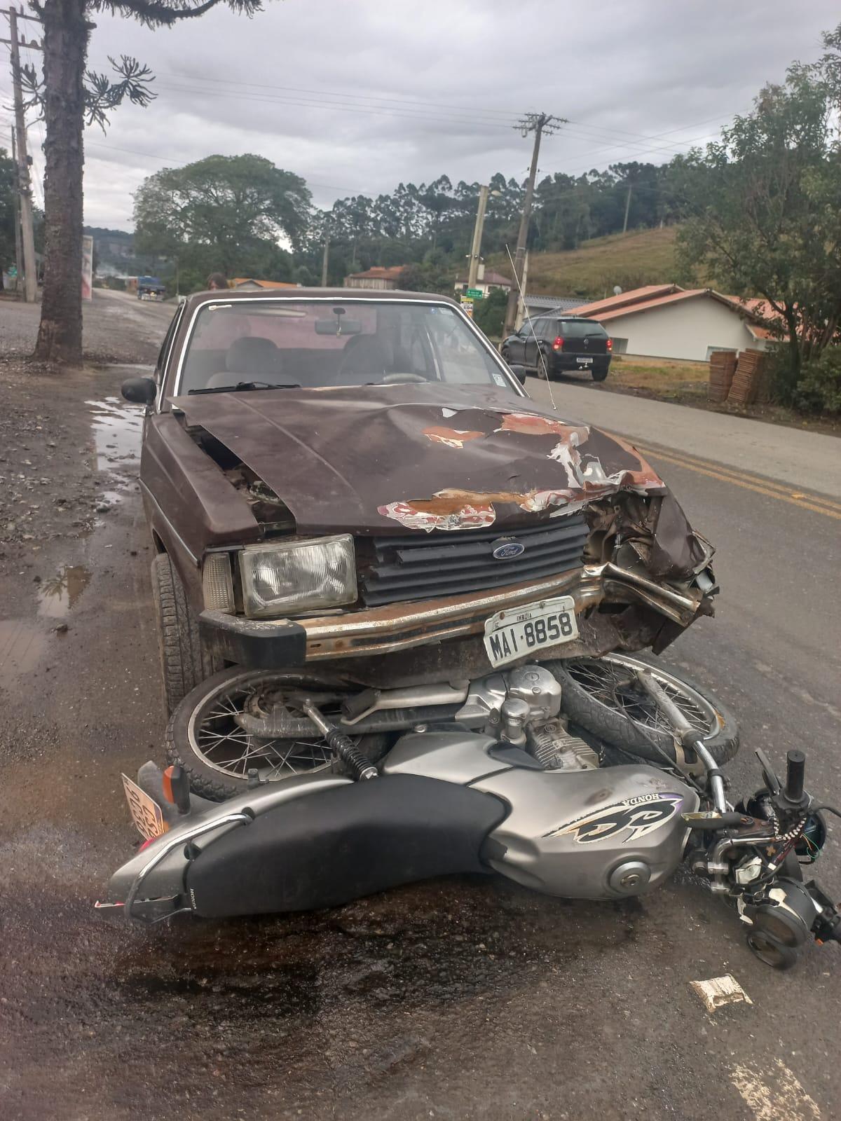 Motociclista fica gravemente ferido em colisão frontal na SC-281 em Imbuia