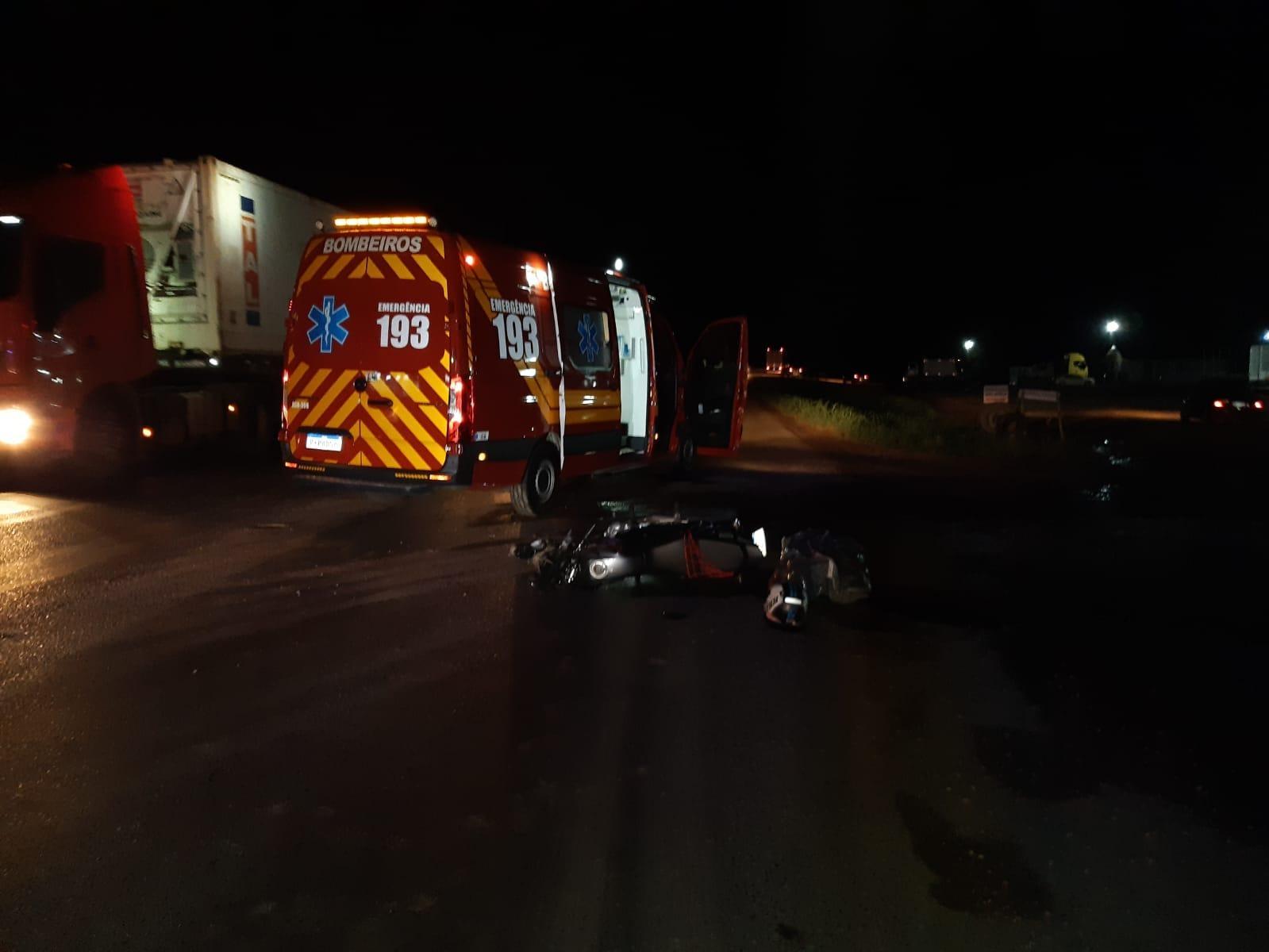 Motociclista morre ao colidir em caminhão no Alto Vale