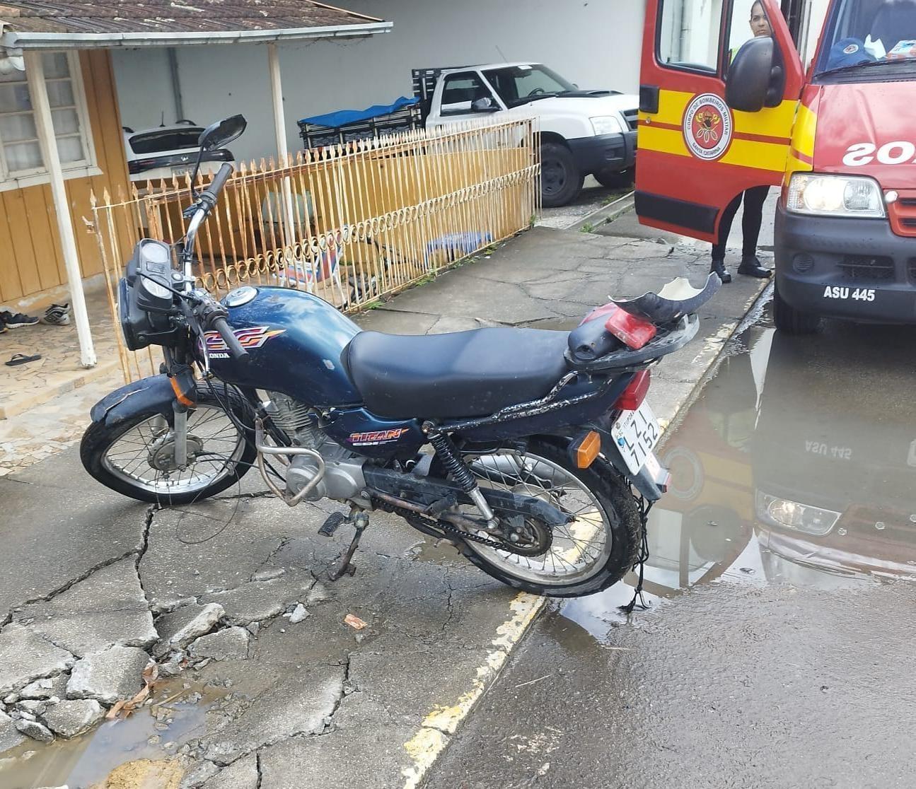 Motociclista sofre lesões leves em acidente com caminhão em Ituporanga