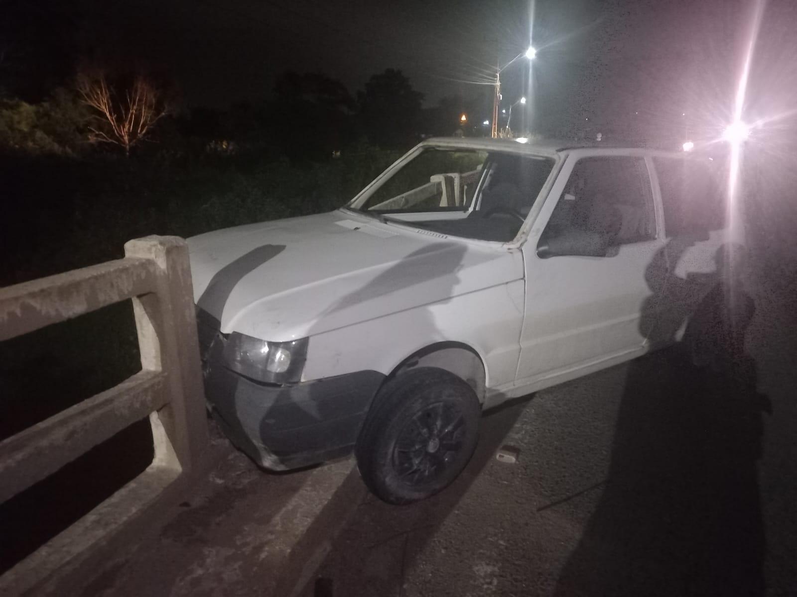 Motorista com tornozeleira eletrônica bate em ponte na SC-350 e é preso por embriaguez em Ituporanga