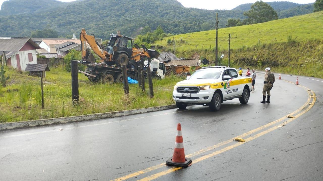 Motorista morre ao perder o controle da direção e pular de caminhão em Rio Rufino