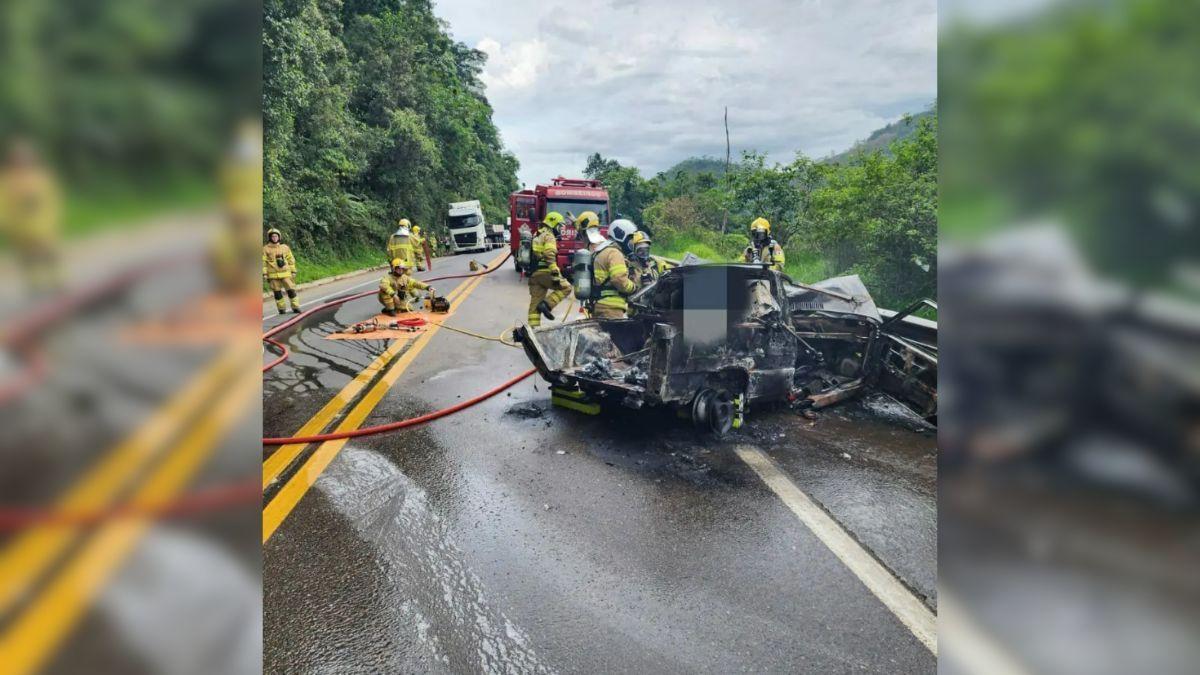 Motorista morre carbonizado na BR-470 em Ibirama