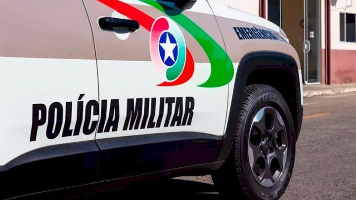 Mulher é conduzida à delegacia por tráfico de drogas em Ituporanga