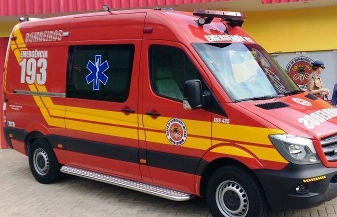 Mulher embriagada cai de moto e é socorrida pelos bombeiros em Ituporanga