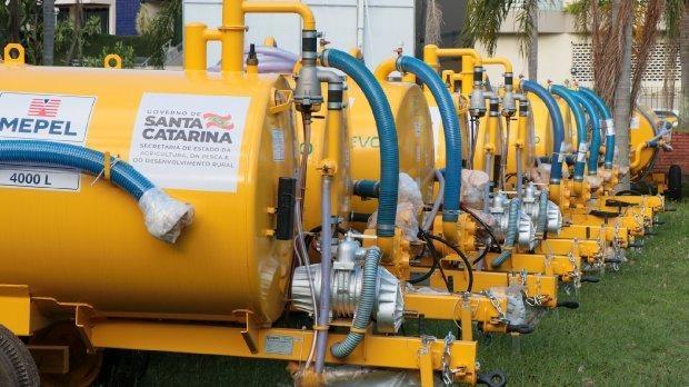 Municípios da Região da Cebola recebem equipamentos agrícolas do Governo do Estado 