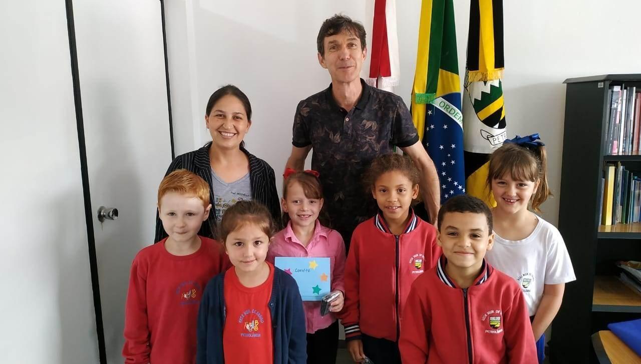 Noite de Autógrafos do projeto Estante Mágica será realizada em Petrolândia