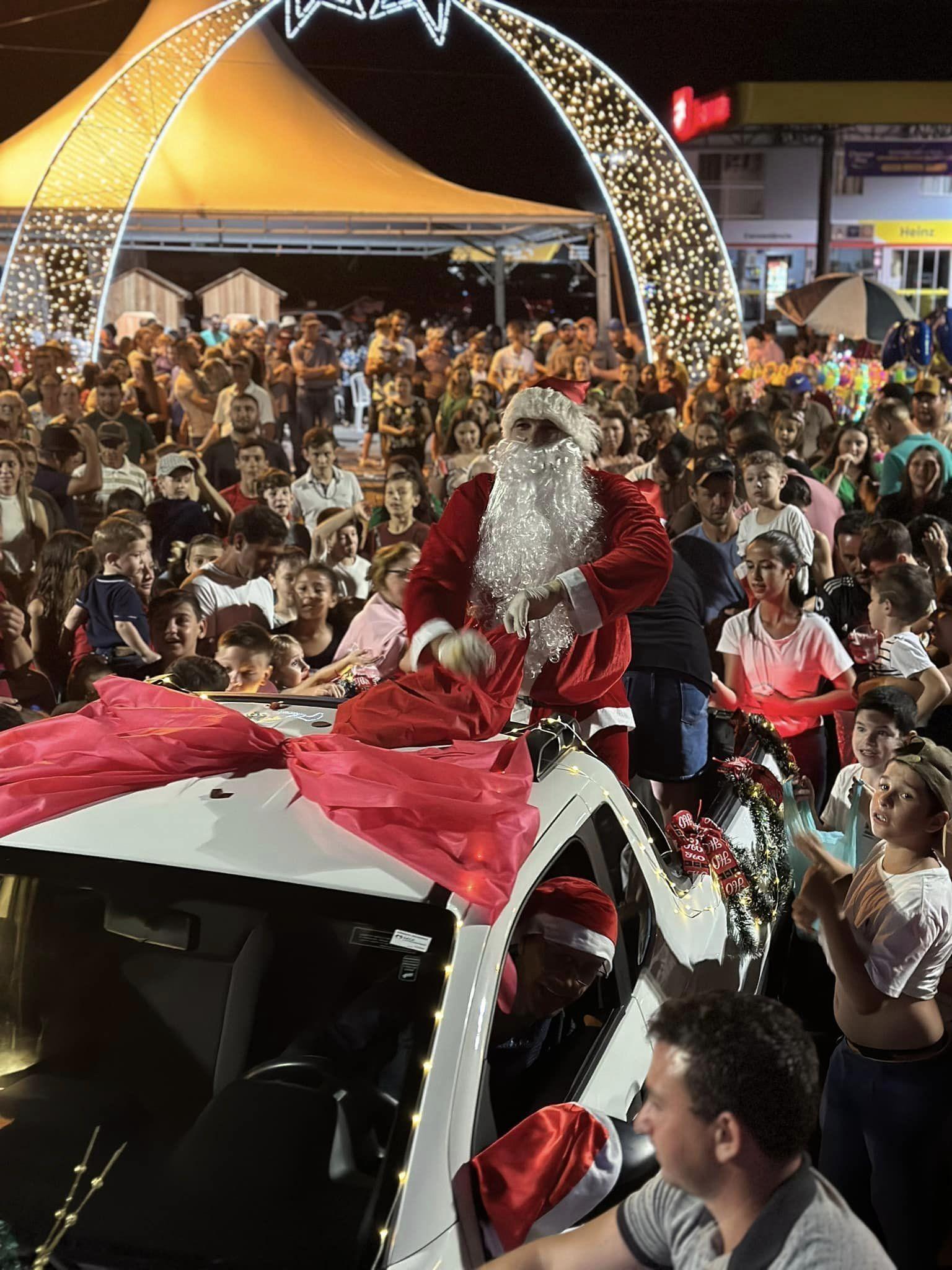 Noite Natalina é sucesso de público em Chapadão do Lageado