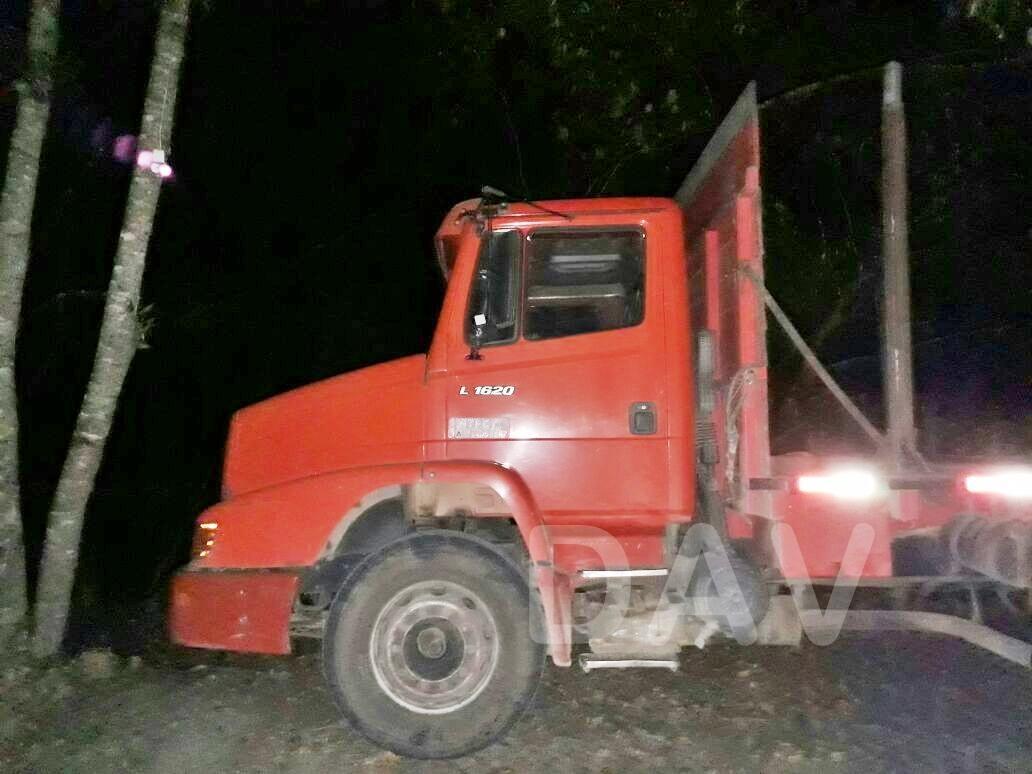 Acompanhamento policial termina com a prisão de motorista de caminhão, em Atalanta 