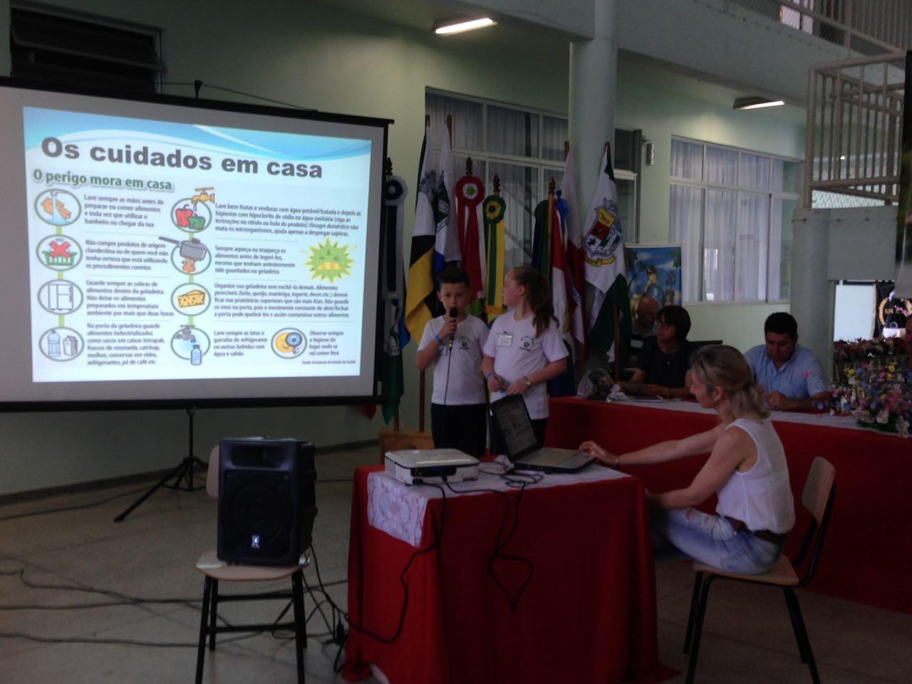 Alunos de Petrolândia participam da Mostra Científica Verde é Vida