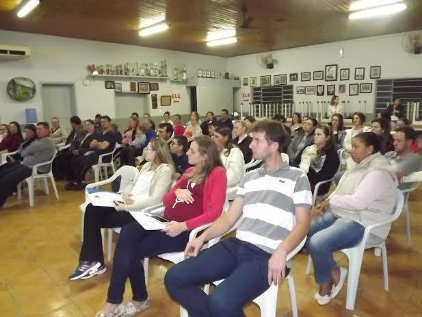 Amamentação é abordada no curso de gestante em Vidal Ramos