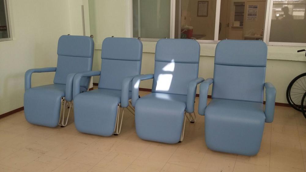 Cadeiras reclináveis e material para enxoval são repassados ao Hospital Bom Jesus
