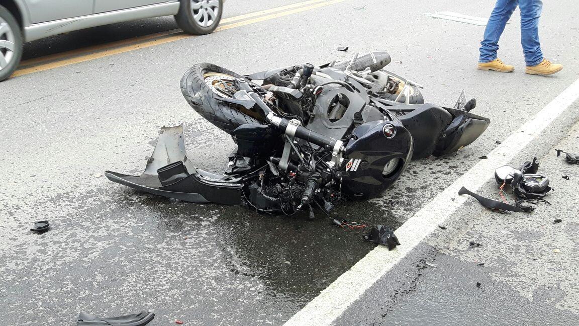 Carro e moto se envolvem em acidente em Ituporanga  