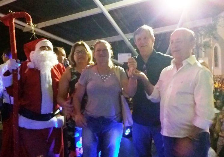 Centenas de pessoas prestigiam abertura do Natal Show em Ituporanga