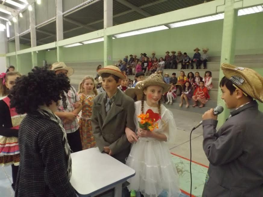 Centro Educacional Criança Esperança realiza gincana junina em Petrolândia  