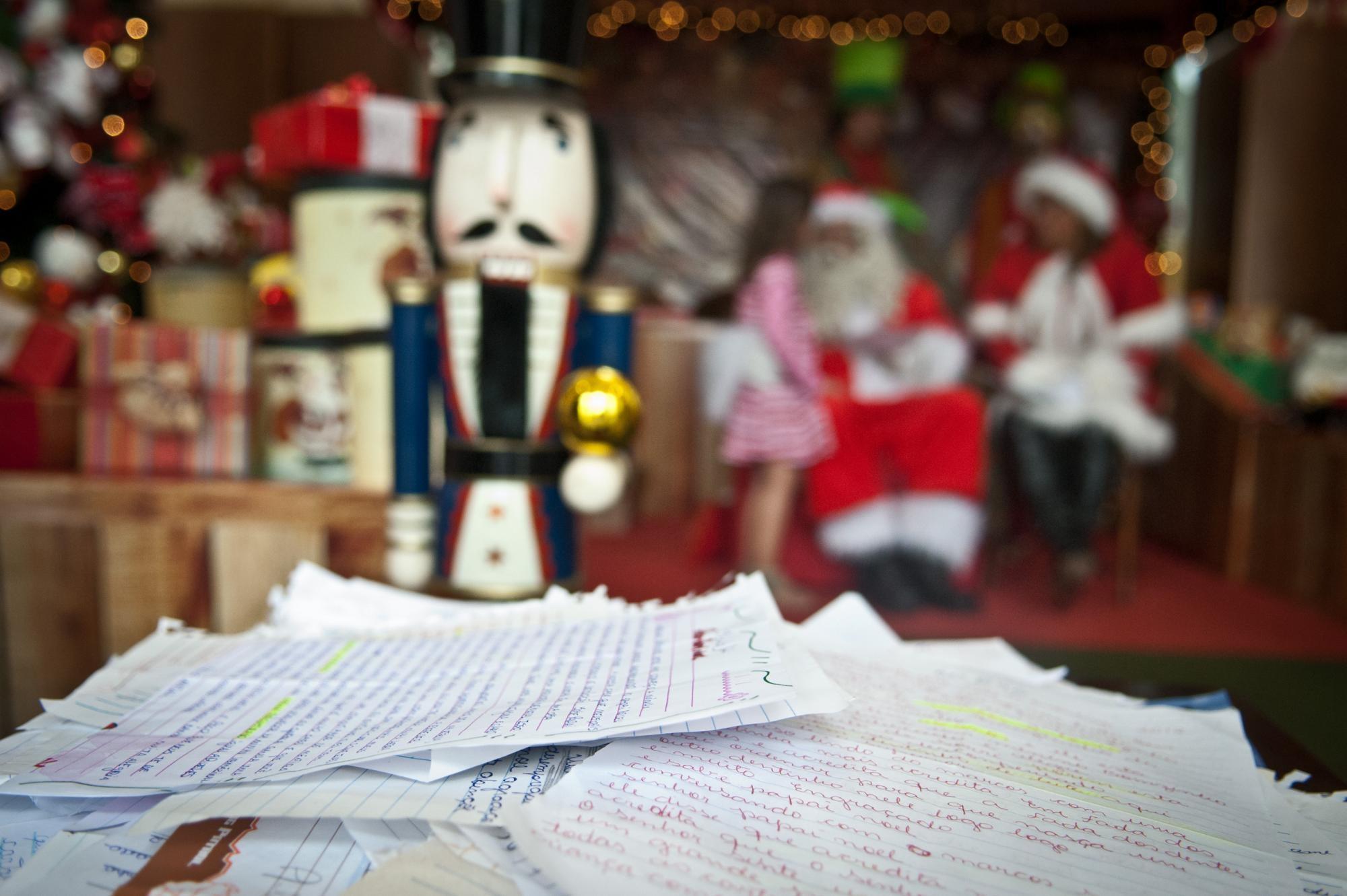 Cerca de 60 cartinhas da campanha Papai Noel dos Correios ainda não foram adotadas em Ituporanga