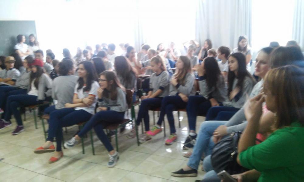 Colégio Galileu faz entrega de currículos para o encerramento do Projeto “Gente que Escreveu a História de Ituporanga”